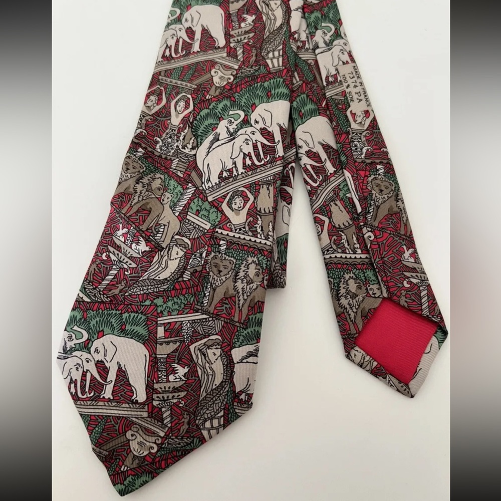 Hermès Silk Tie - Jungle Scene in Red - Authentic and Vintage